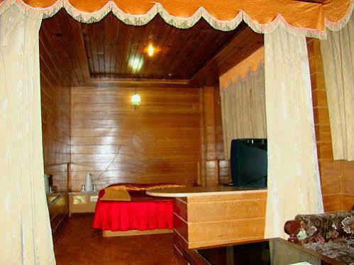Chandermukhi Hotel Manāli Exterior foto